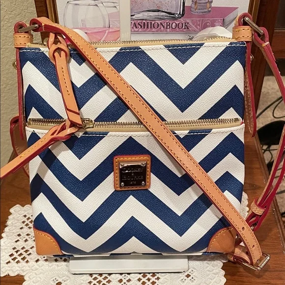 Dooney & Bourke Navy and White Chevron Crossbody Bag - Picture 1 of 6
